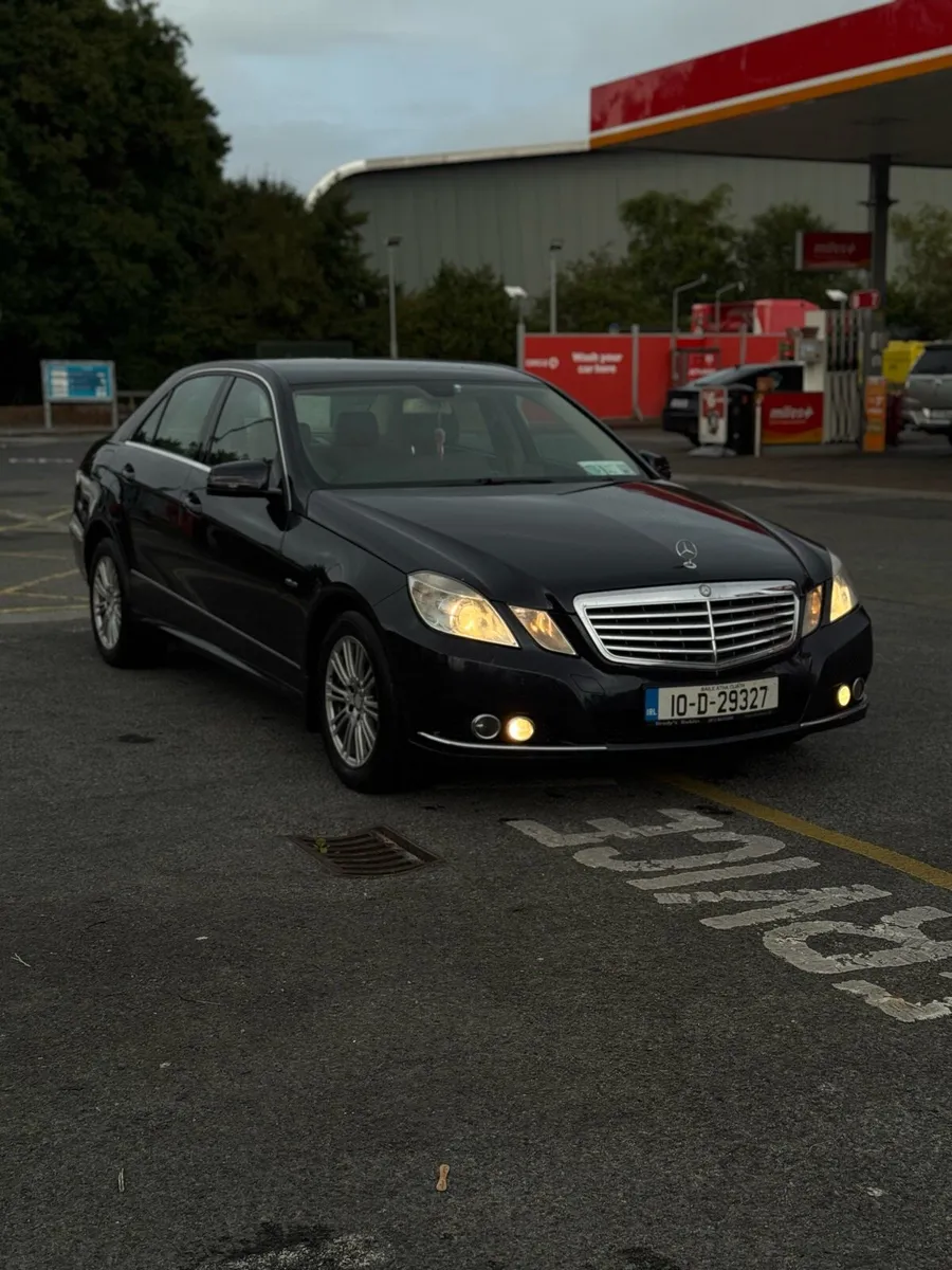 Mercedes E-Class - Image 2
