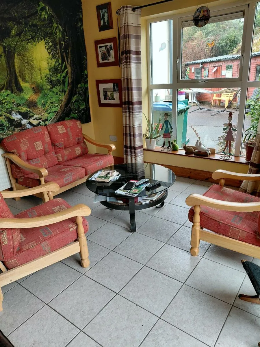 Furniture set - Image 1