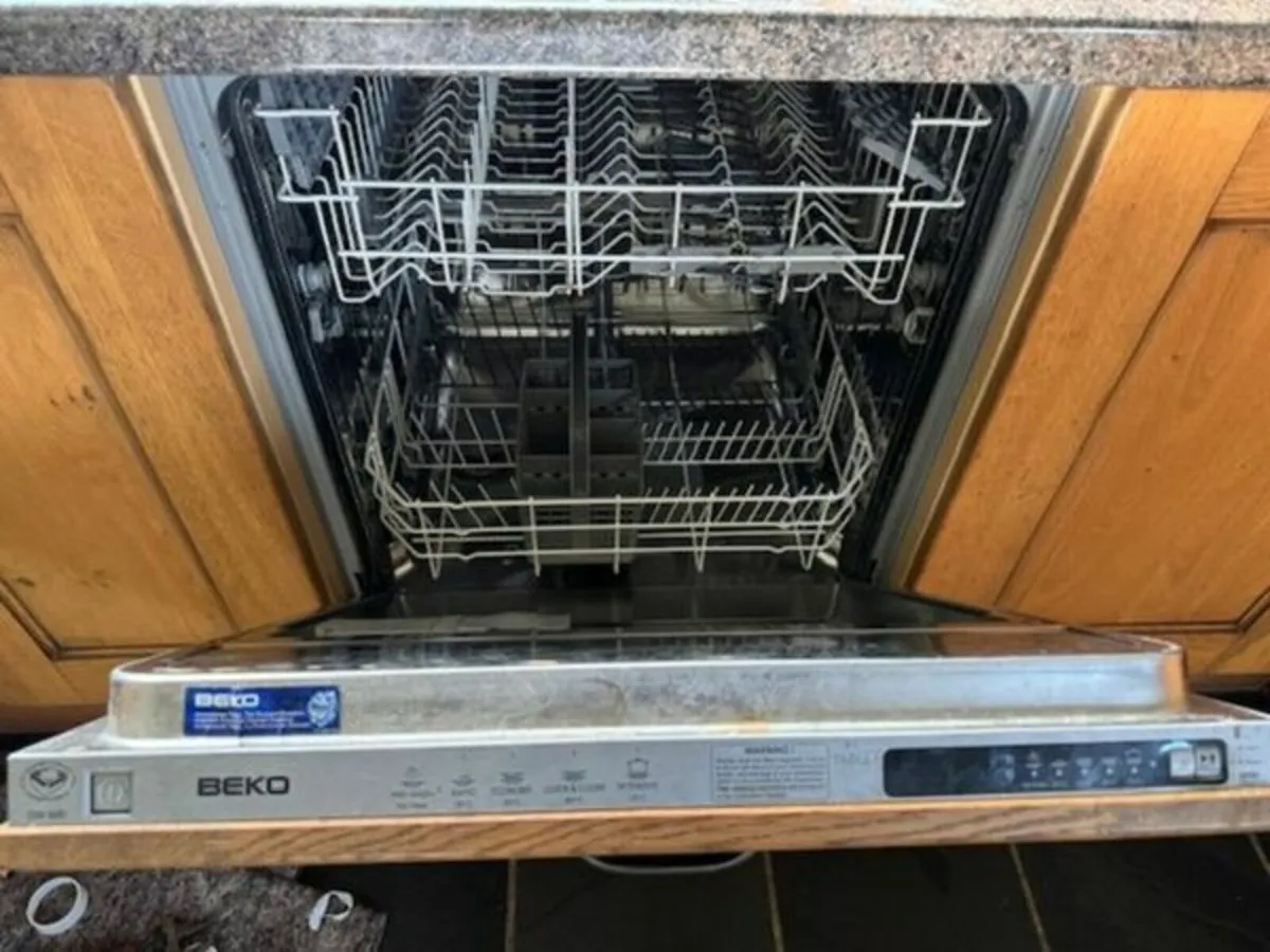 Beko DW600 Full Size Integrated Dishwasher