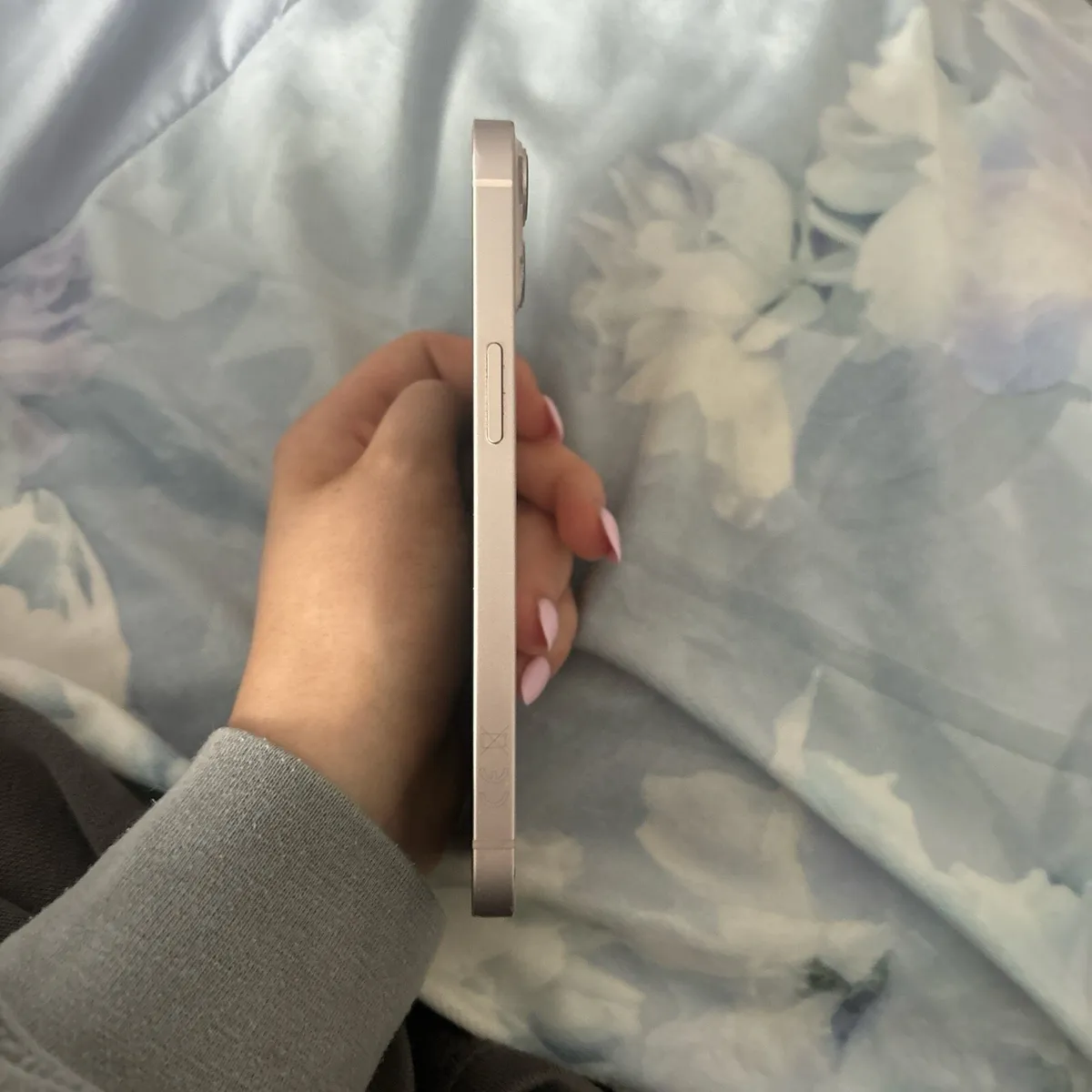 iPhone 13 pink - Image 3