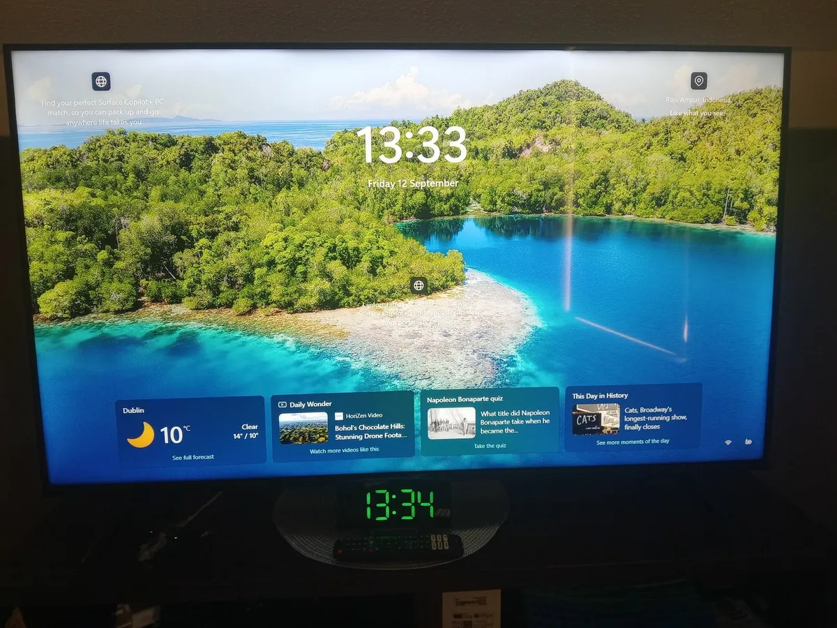 Hisense 50" smart tv - Image 3