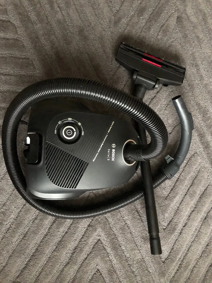 Bosch vacuum cleaner - Image 1