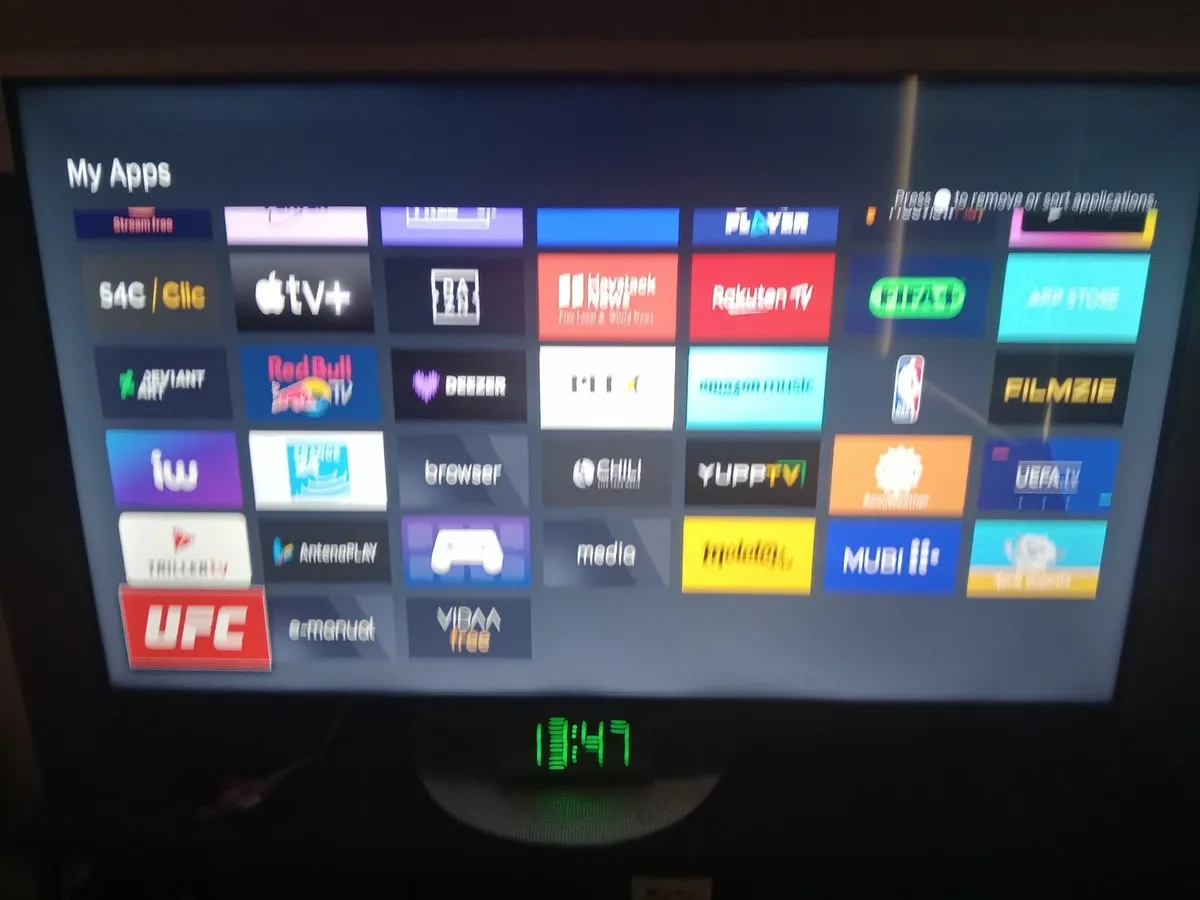 Hisense 50" smart tv - Image 4