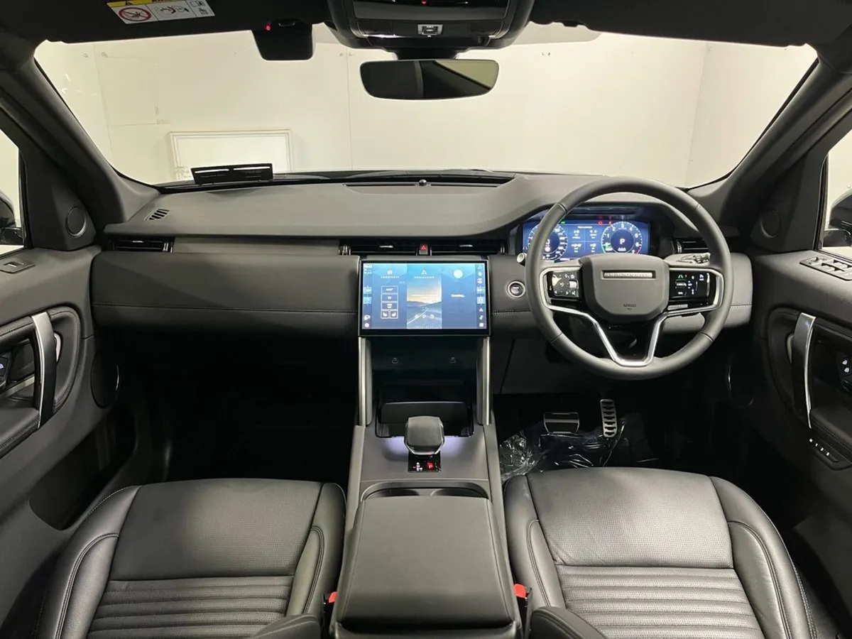 Land Rover Discovery Sport P300e Dynamic SE Phev - Image 4