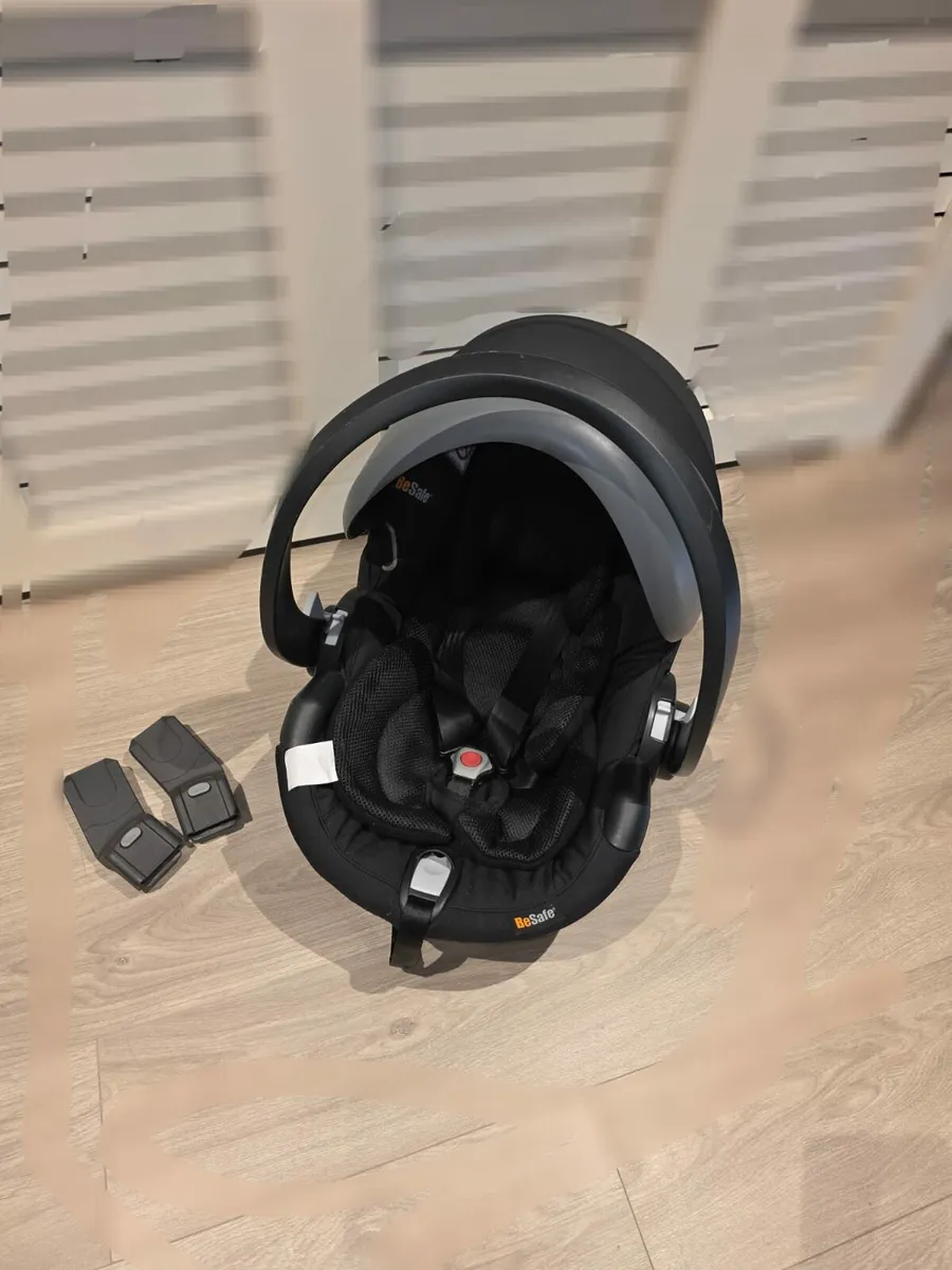 Uppababy Vista Immaculate with car seat - Image 3