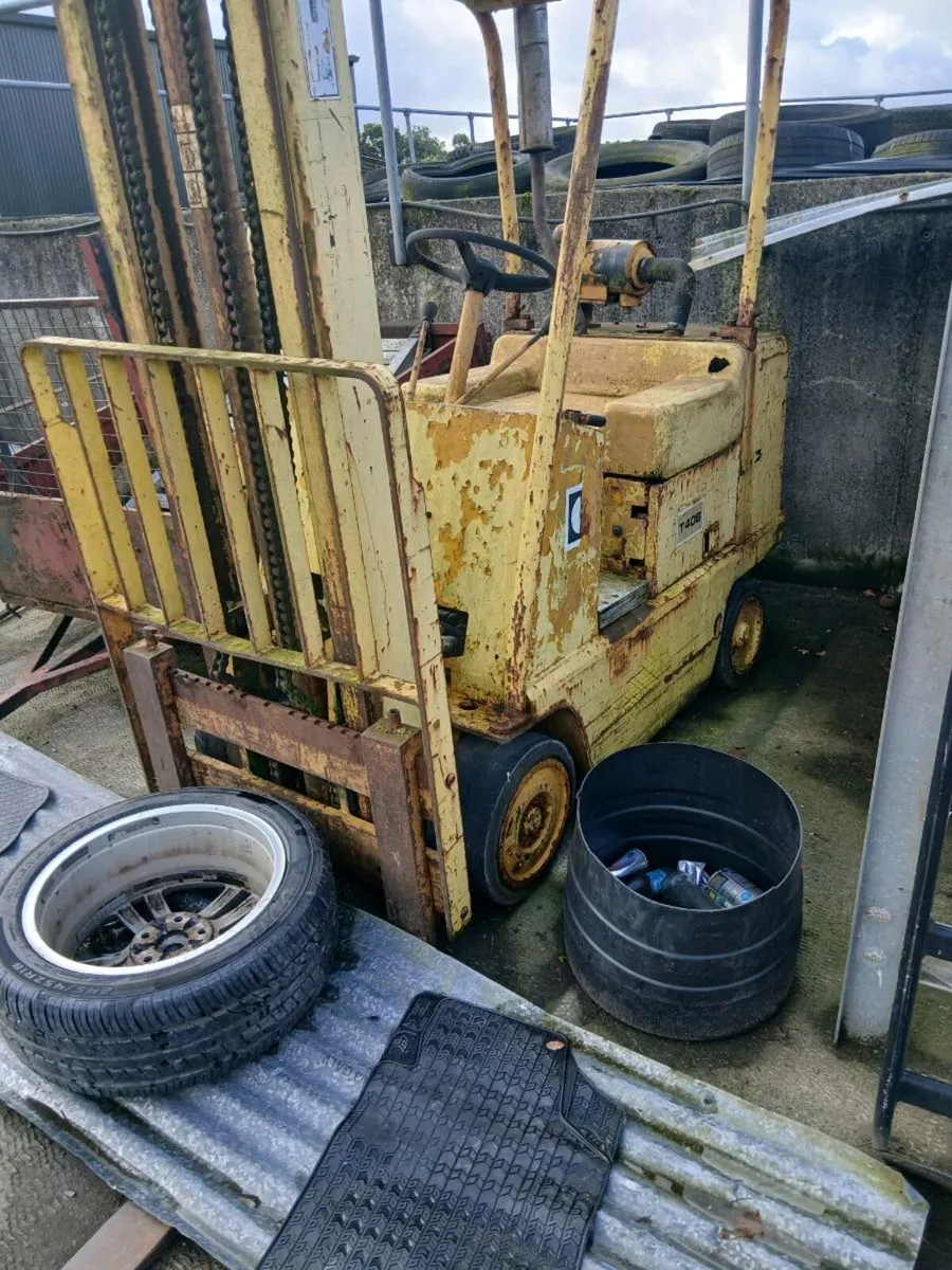 Kubota and forklift - Image 4