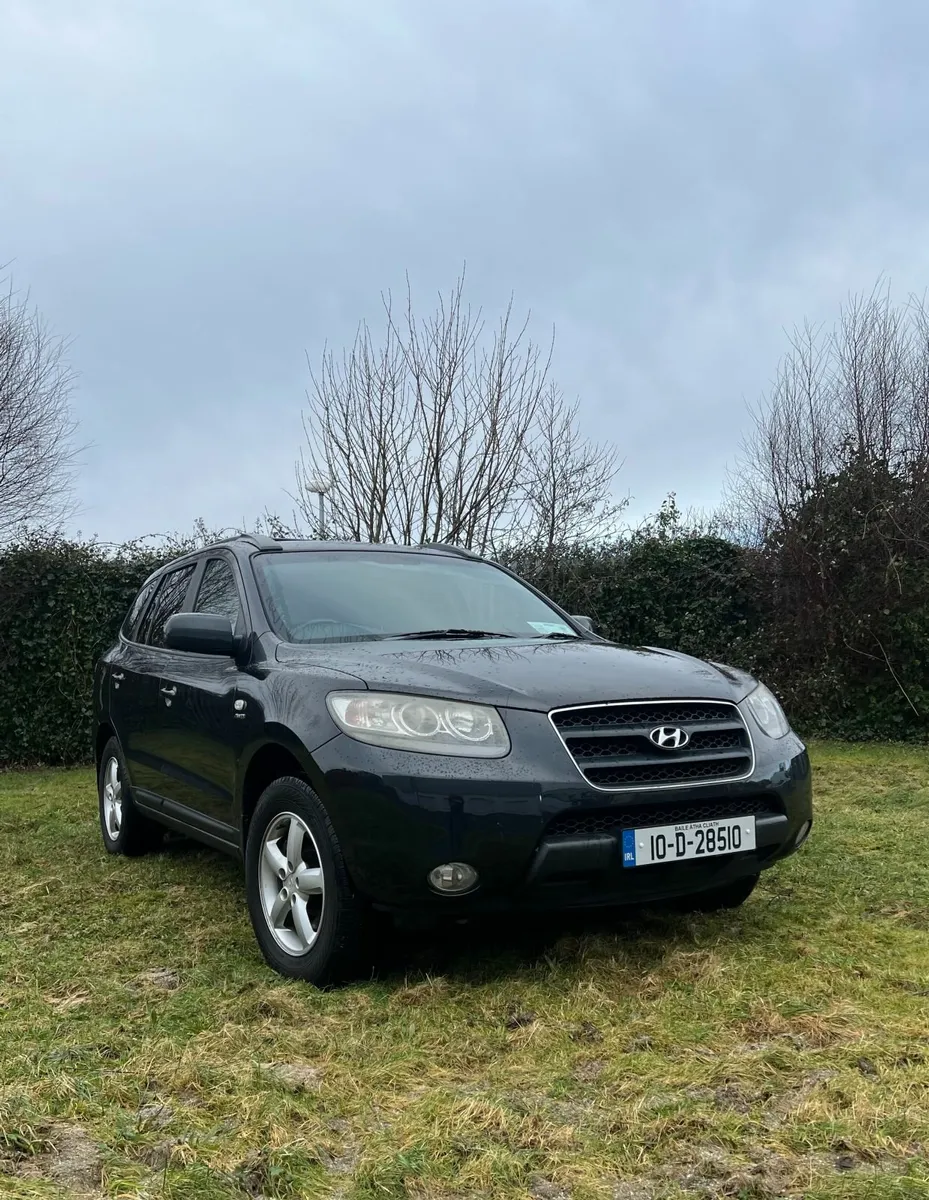 Hyundai Santa Fe 2010 - Image 1