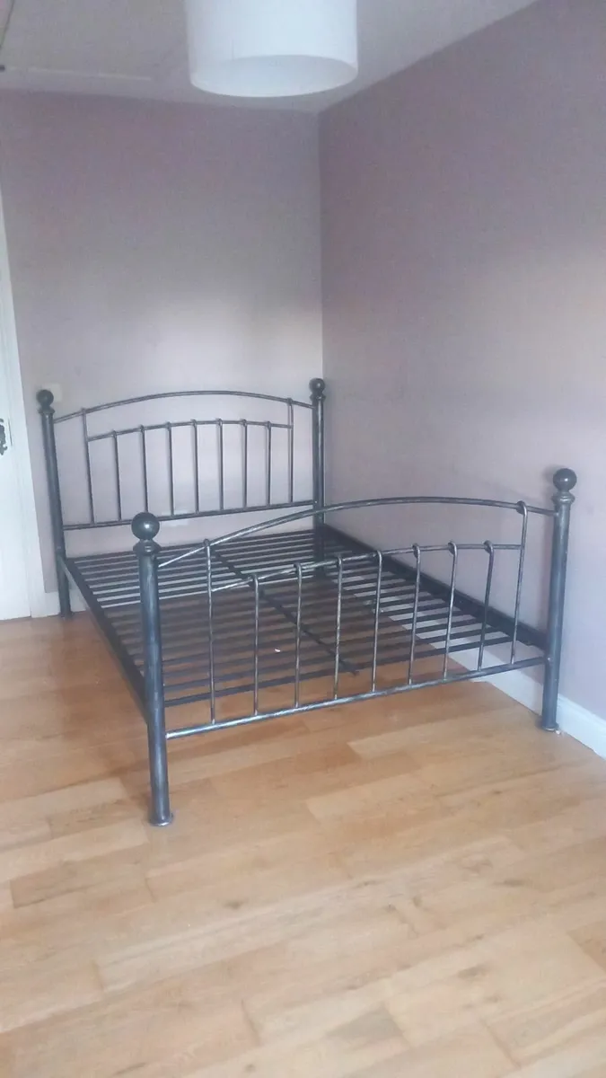 Double Bed medium weight metal. Strong frame. - Image 1