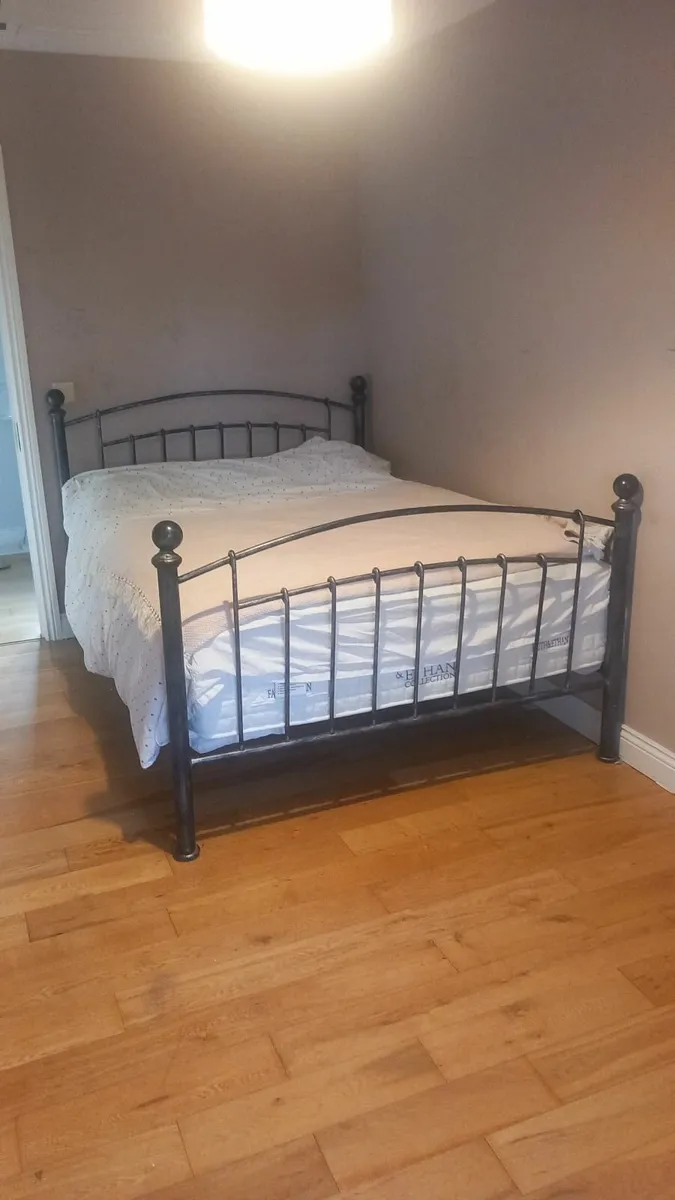 Double Bed medium weight metal. Strong frame. - Image 2