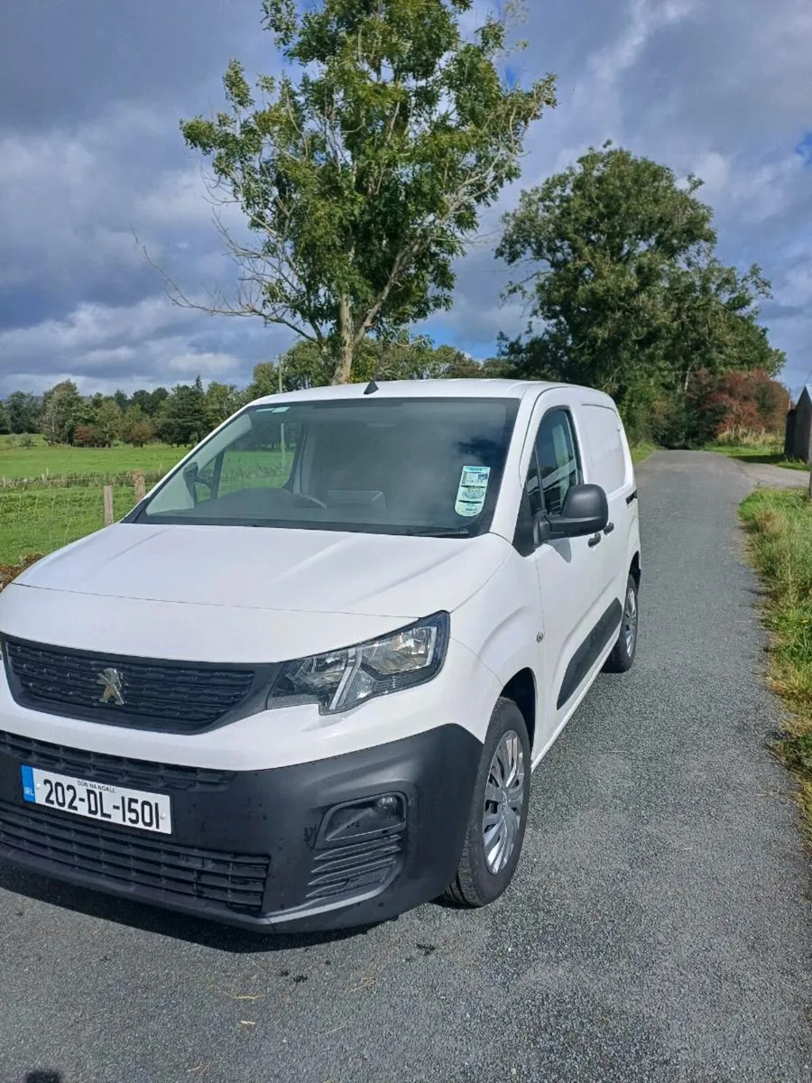 Van - Image 1