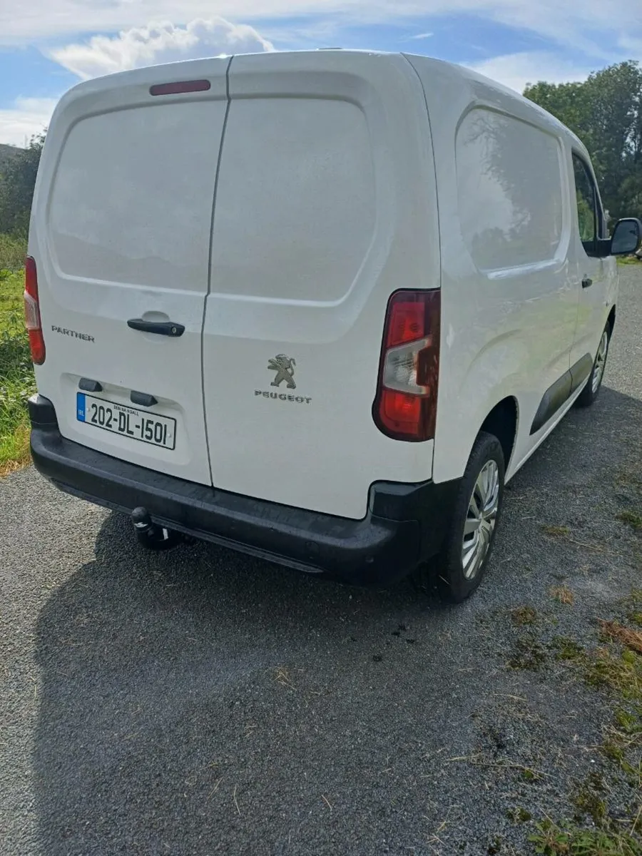 Van - Image 3