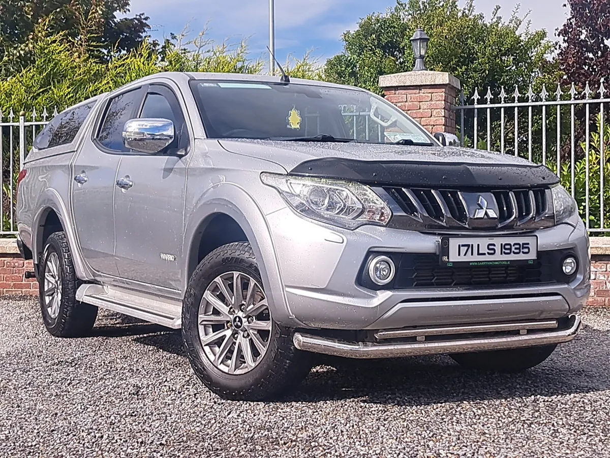 Mitsubishi L200 Warrior model sidesteps and towbar - Image 1
