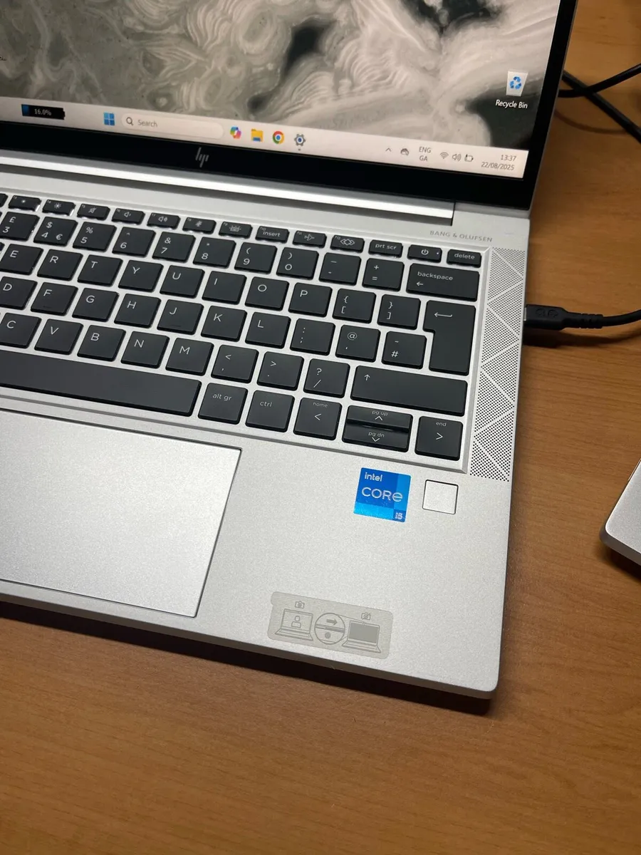 Hp laptop i5 32gb 256 ssd windows - Image 2