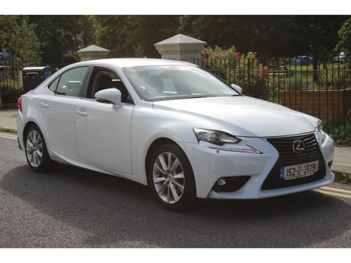 Lexus IS Advance - Image 4