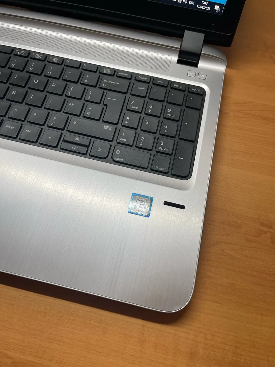 Hp laptop i5 pro 8-360ssd Windows - Image 2