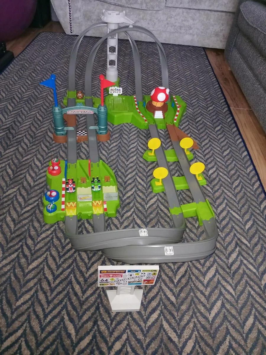 Super Mario cart racing track - Image 2