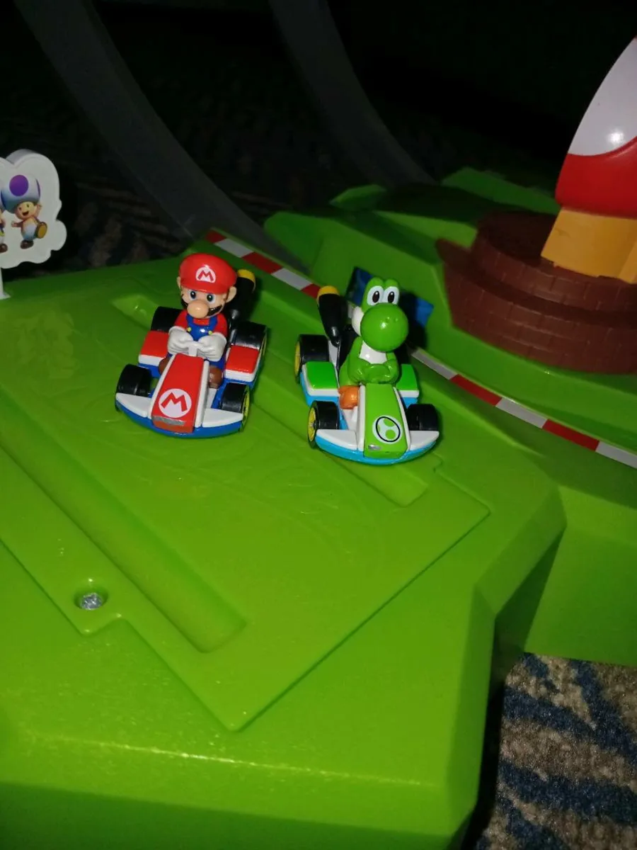 Super Mario cart racing track - Image 3