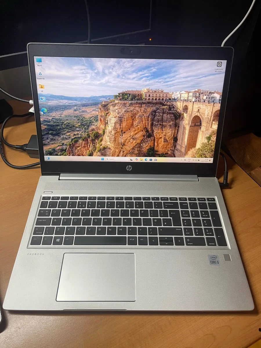 HP laptop i5 pro 10gen 16-256 Windows - Image 1