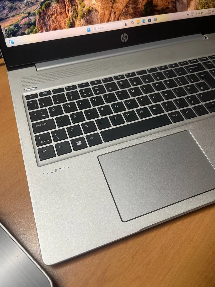 HP laptop i5 pro 10gen 16-256 Windows - Image 3