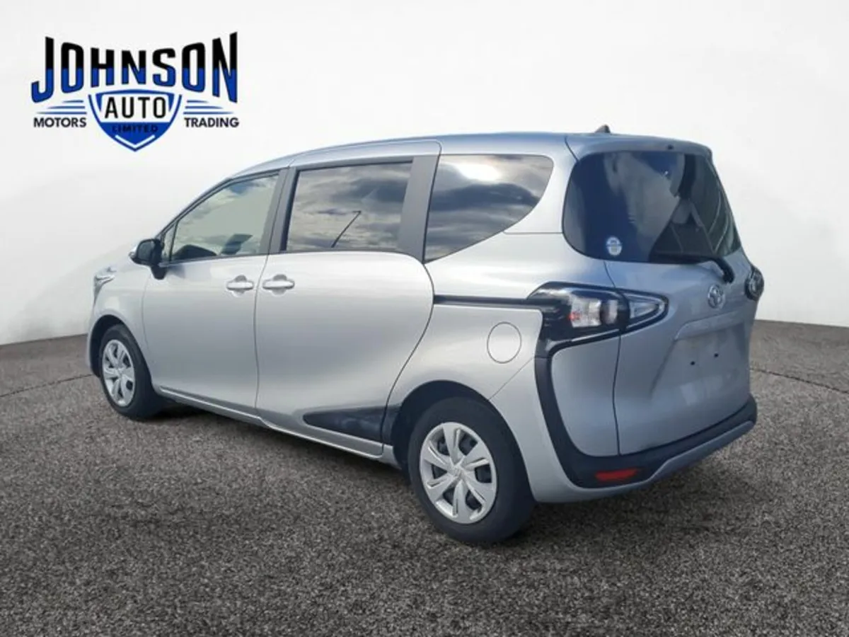 Toyota Sienta 1.5 - Image 2