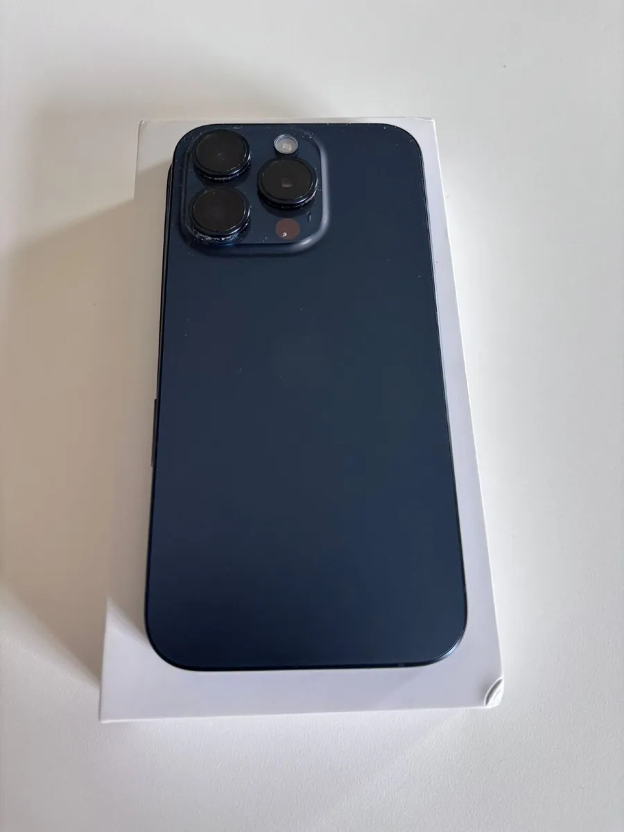 iPhone 15 Pro - Image 2