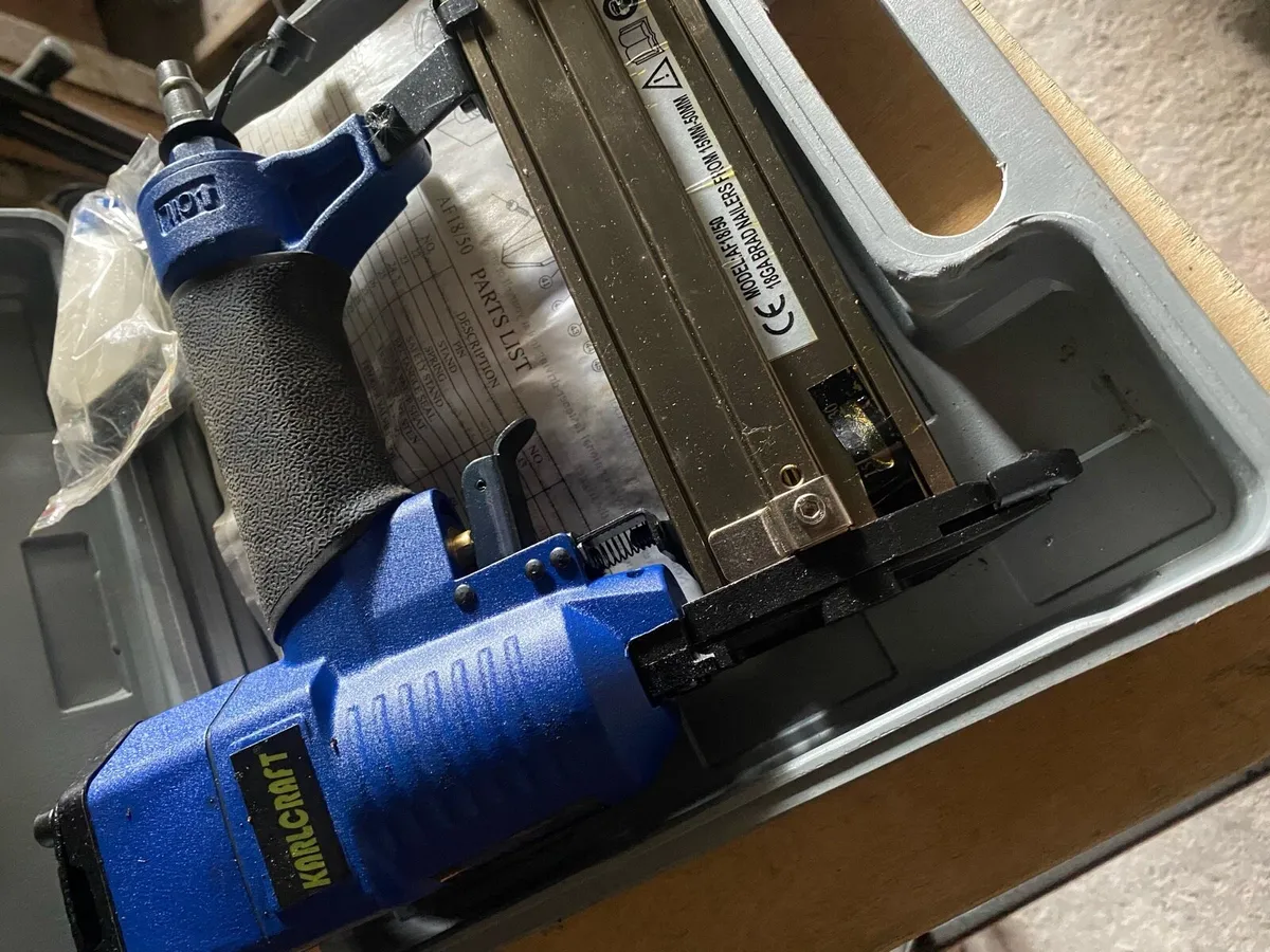 Air nail gun . - Image 1