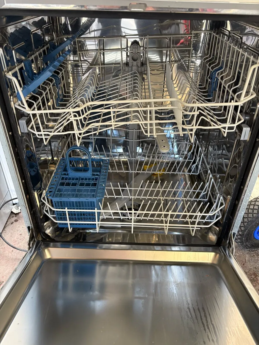 Indesit Dishwasher Integrated - Image 3