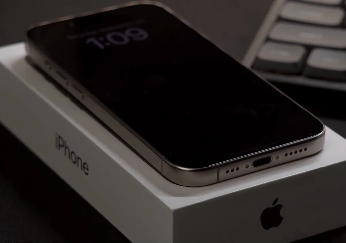 iPhone 15 Pro - 256GB (Unlocked) - Image 3