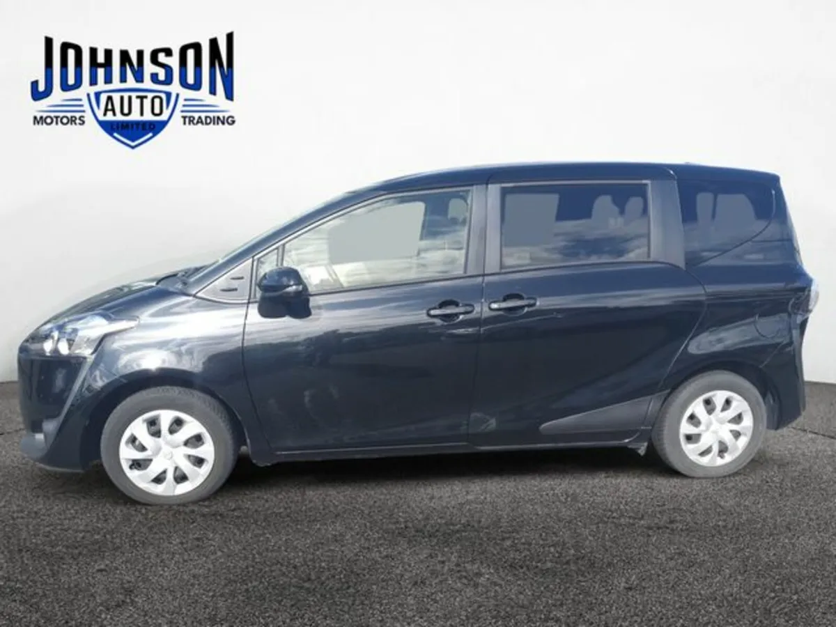 Toyota Sienta 1.5 - Image 2