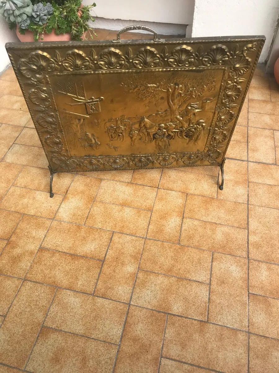 Free Pressed Brass Fire Screen - Image 1