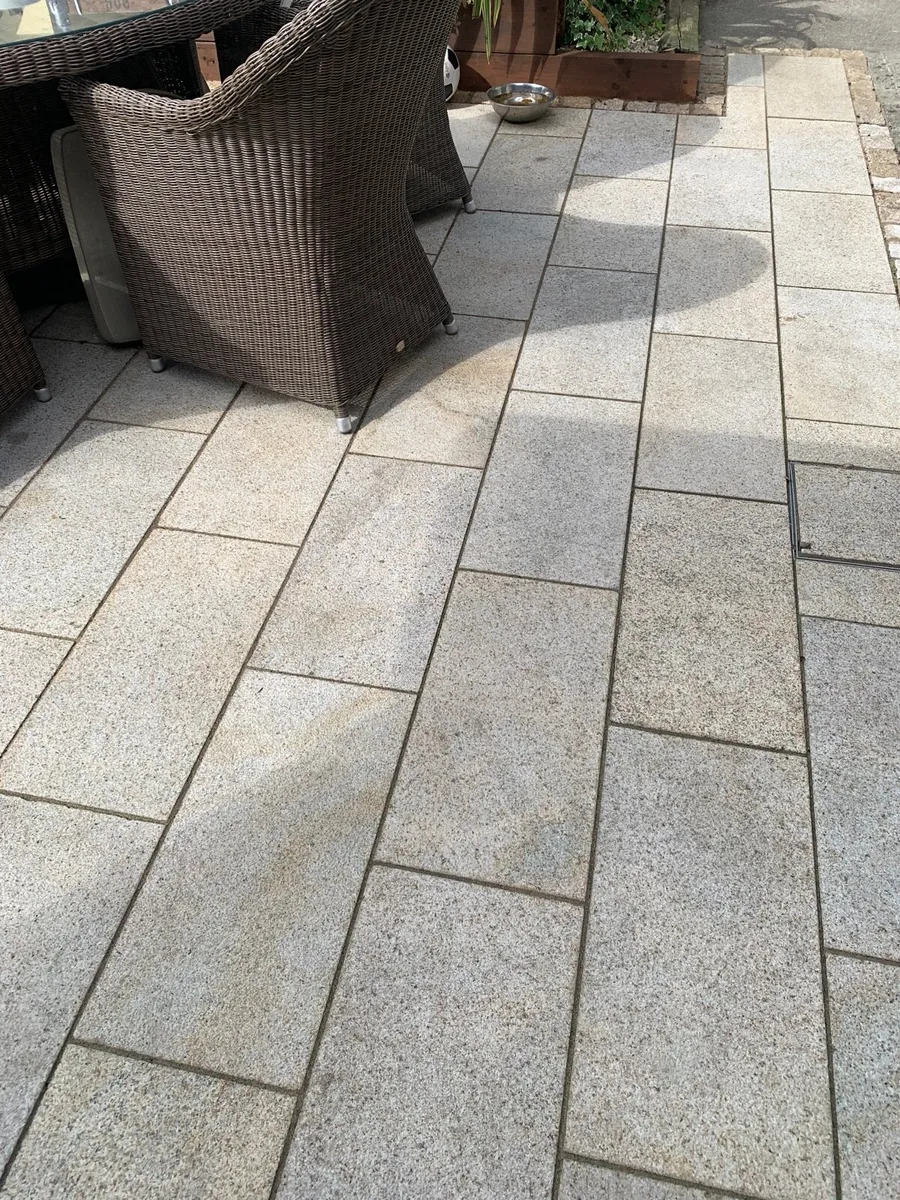 Granite paving slabs - Image 1