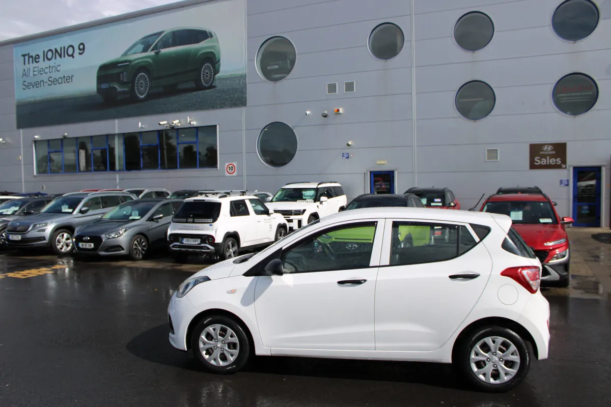 Hyundai i10 2015 - Image 2