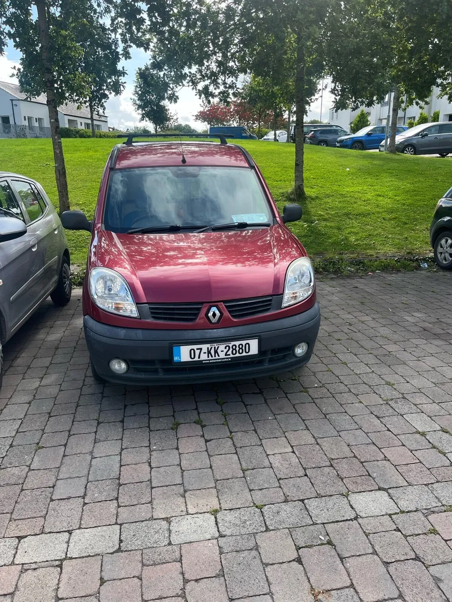 Van - Image 1