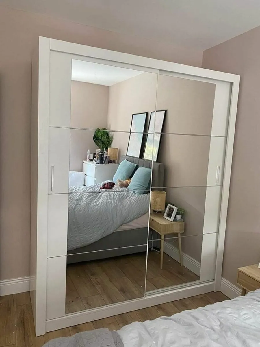WARDROBES - Image 1