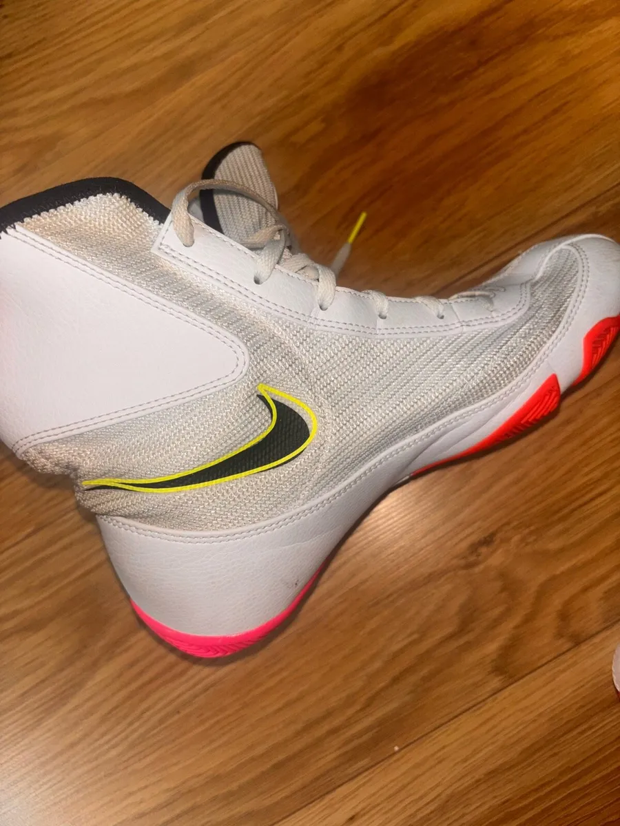 Boxing boots