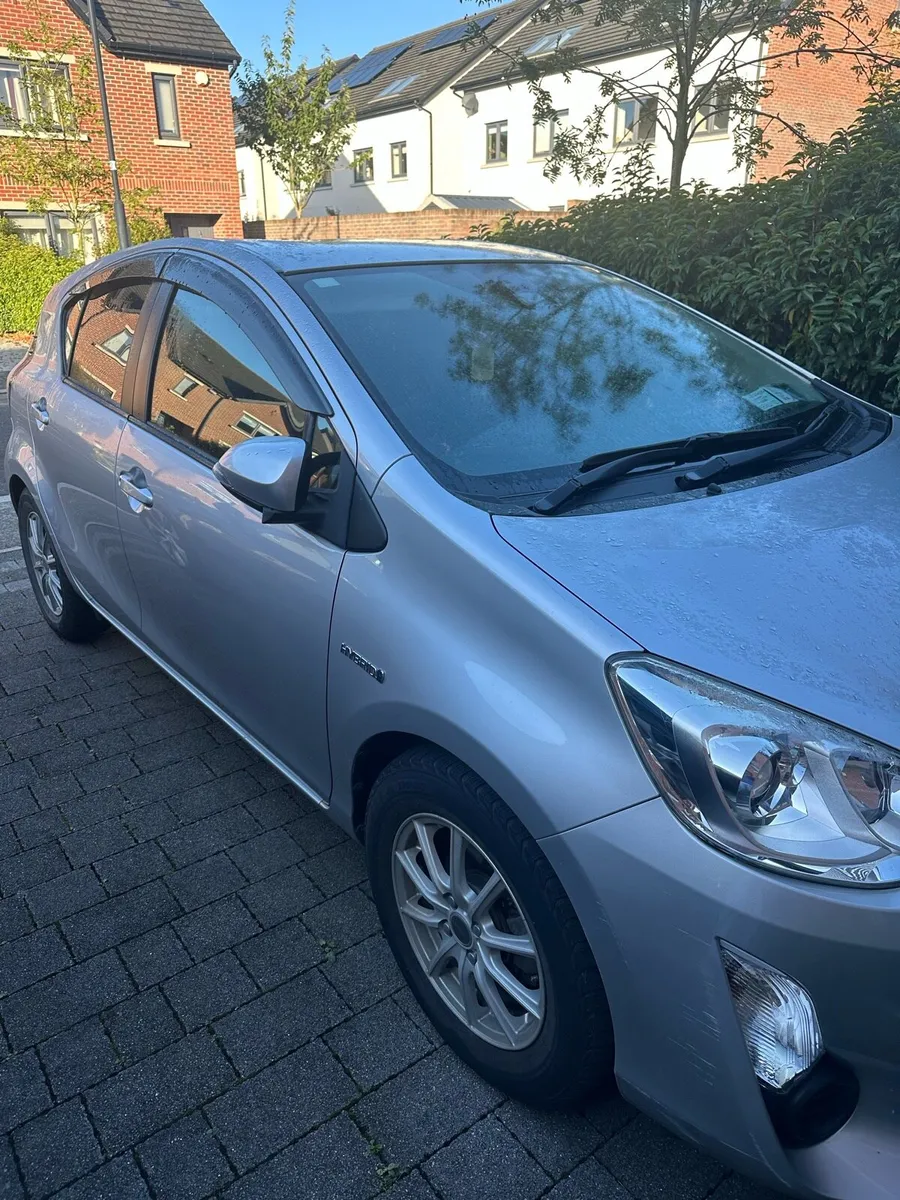 162 Silver Toyota Aqua 146k miles - Image 1