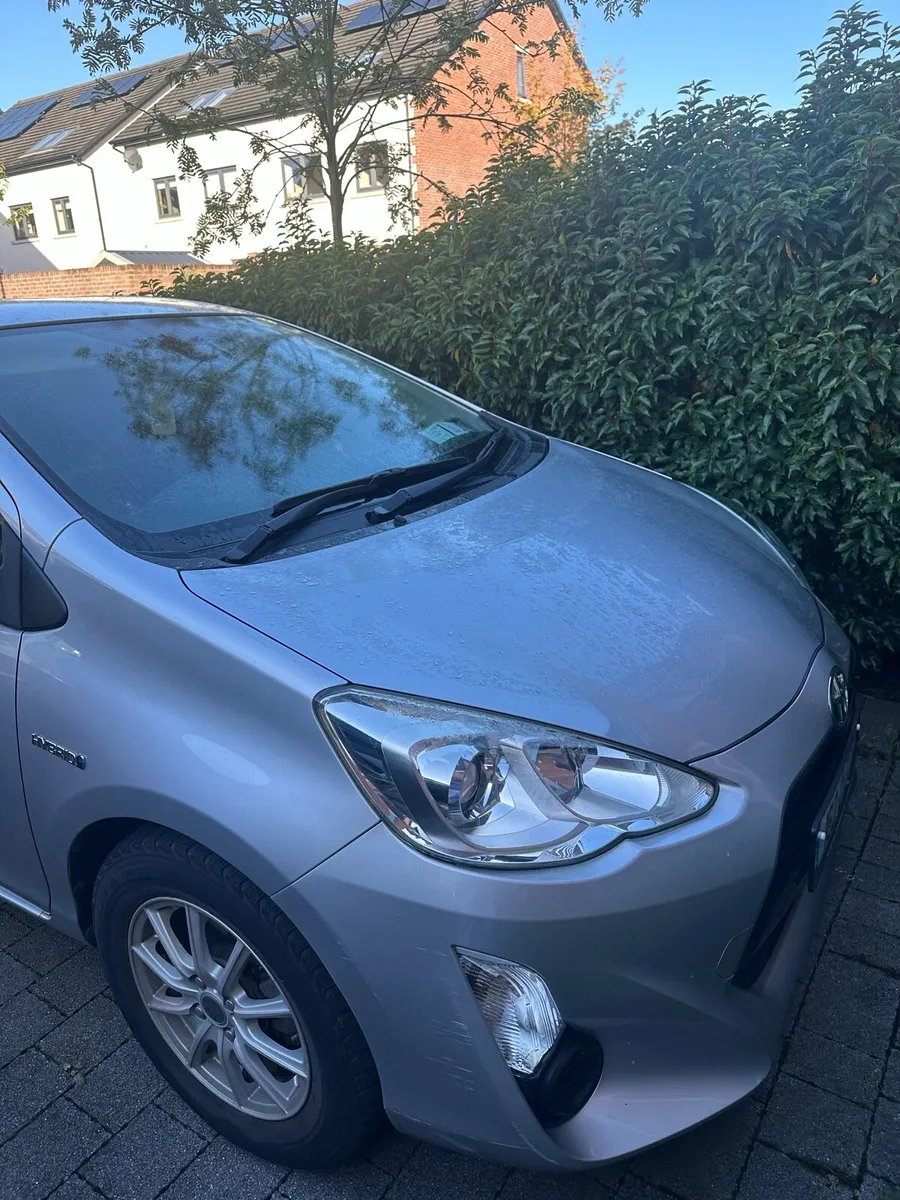 162 Silver Toyota Aqua 146k miles - Image 2