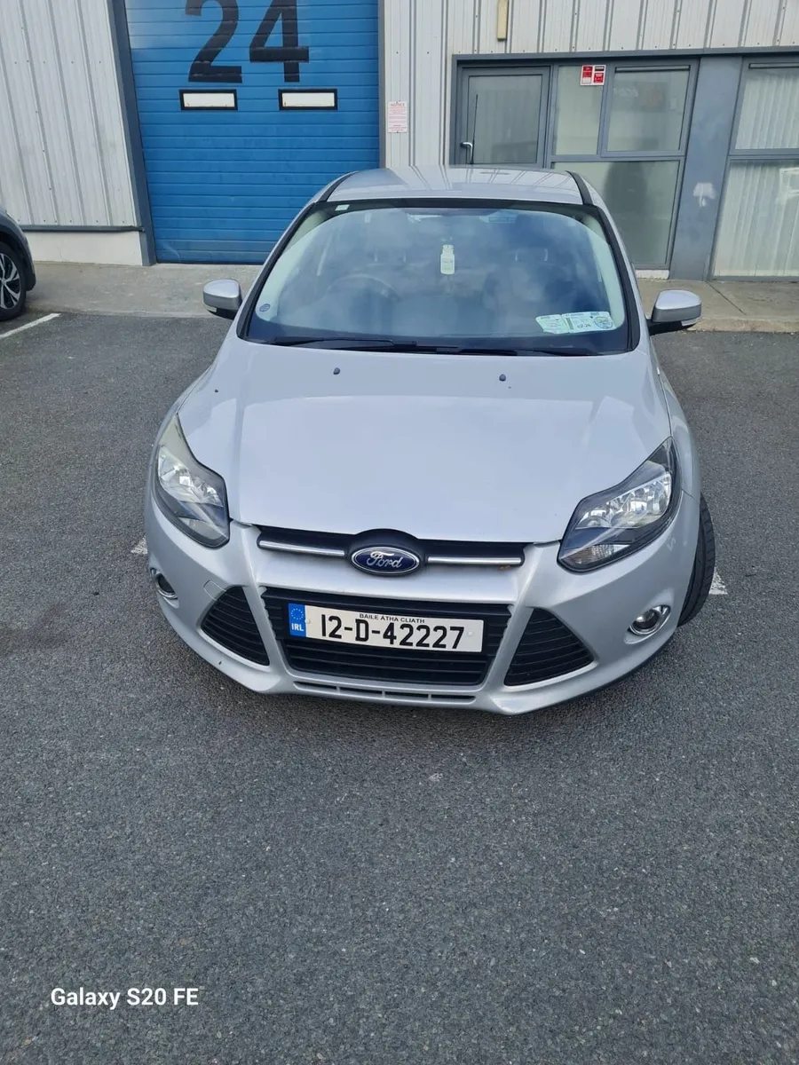 Ford Focus 2012 - Image 2