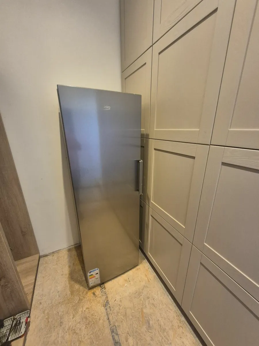 Freezer Free Standing - Image 1