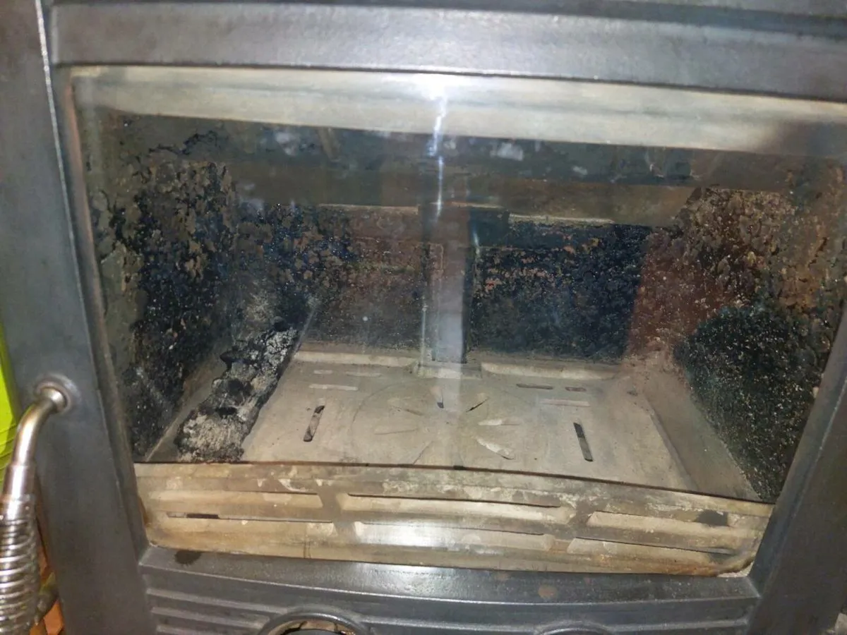 Solid fuel stove - Image 2
