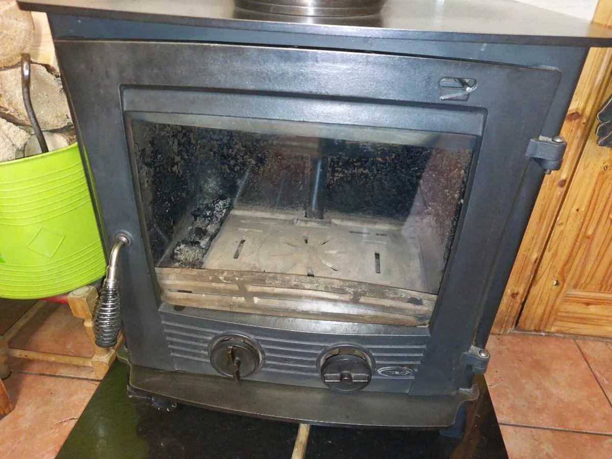 Solid fuel stove - Image 3
