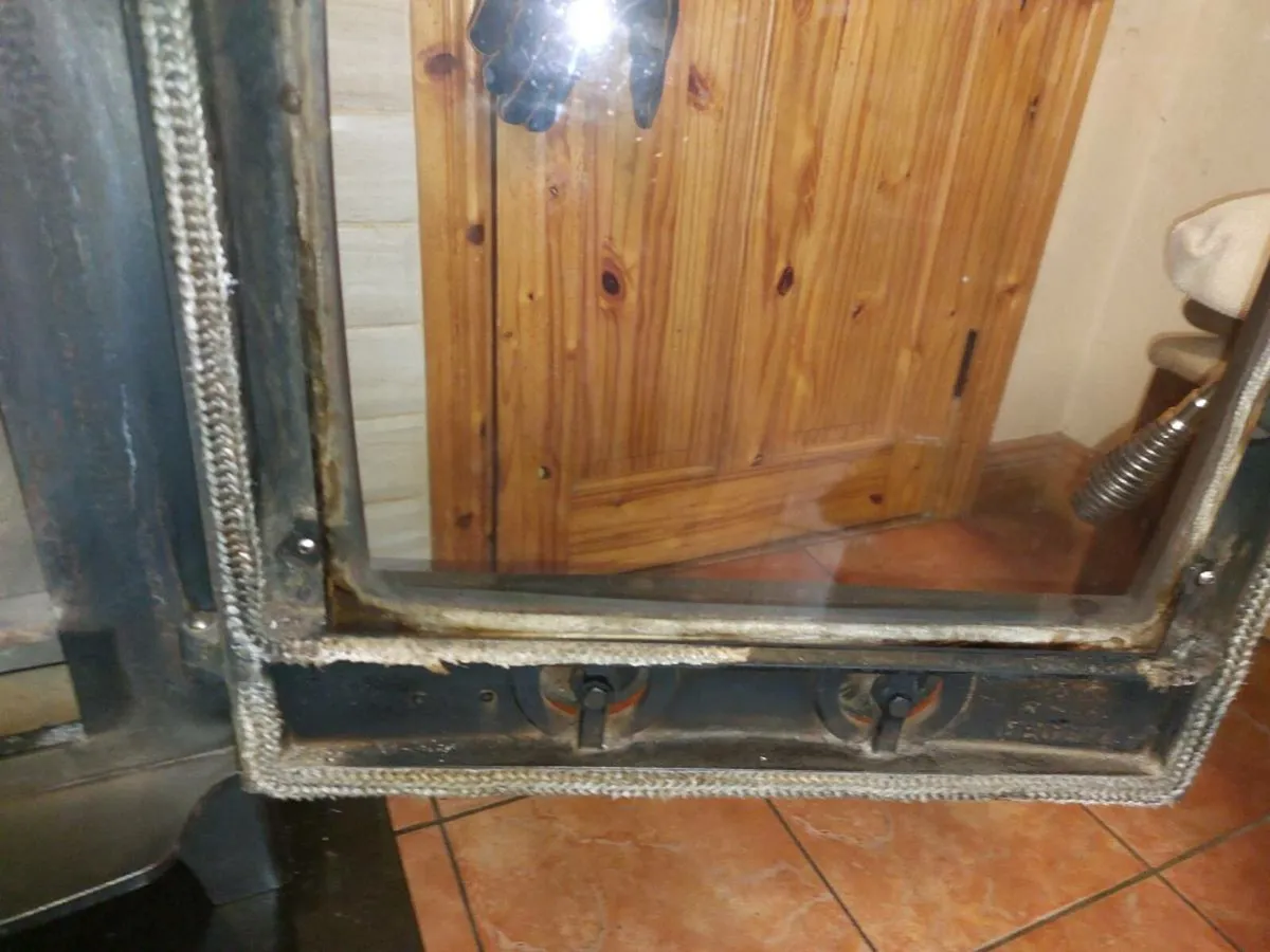 Solid fuel stove - Image 4