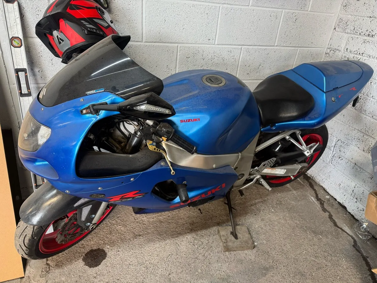 SUZUKI GSXR 600cc 2002 - Image 2