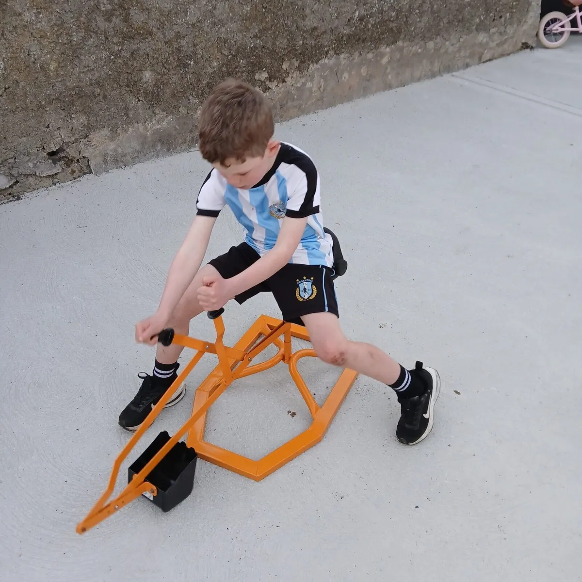 Kids sand diggers - Image 1