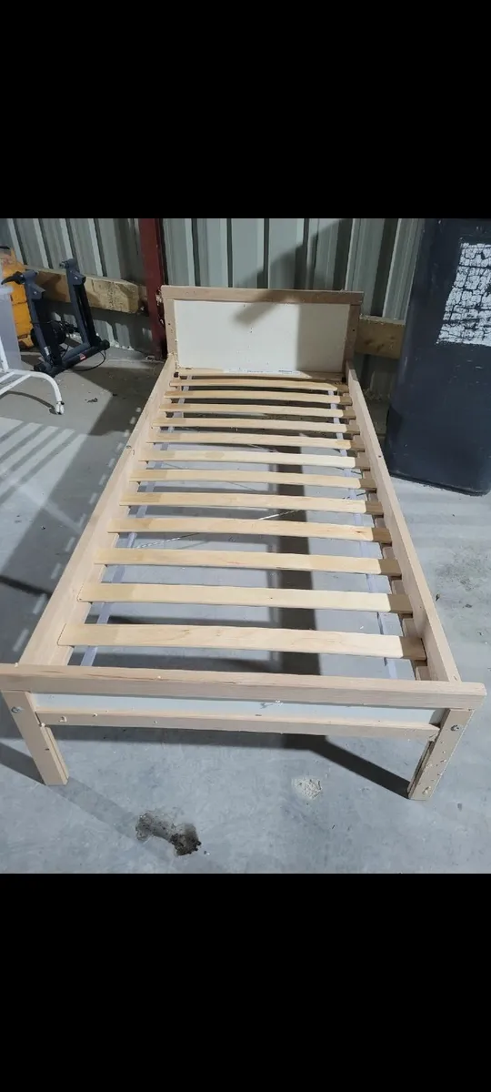 Toddler bed - Image 1