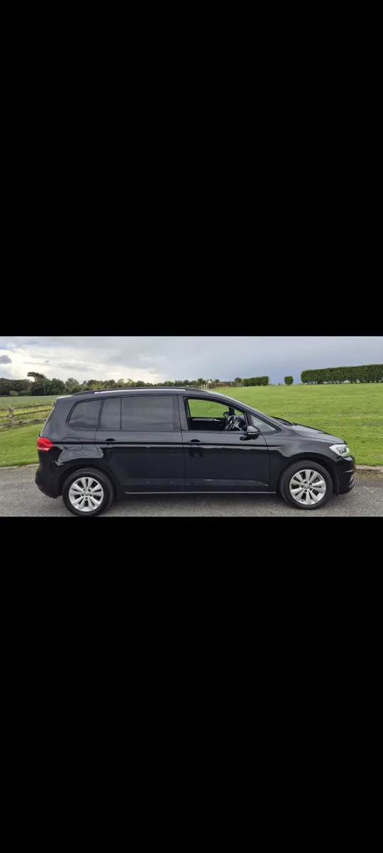 Volkswagen Touran 2016 - Image 2