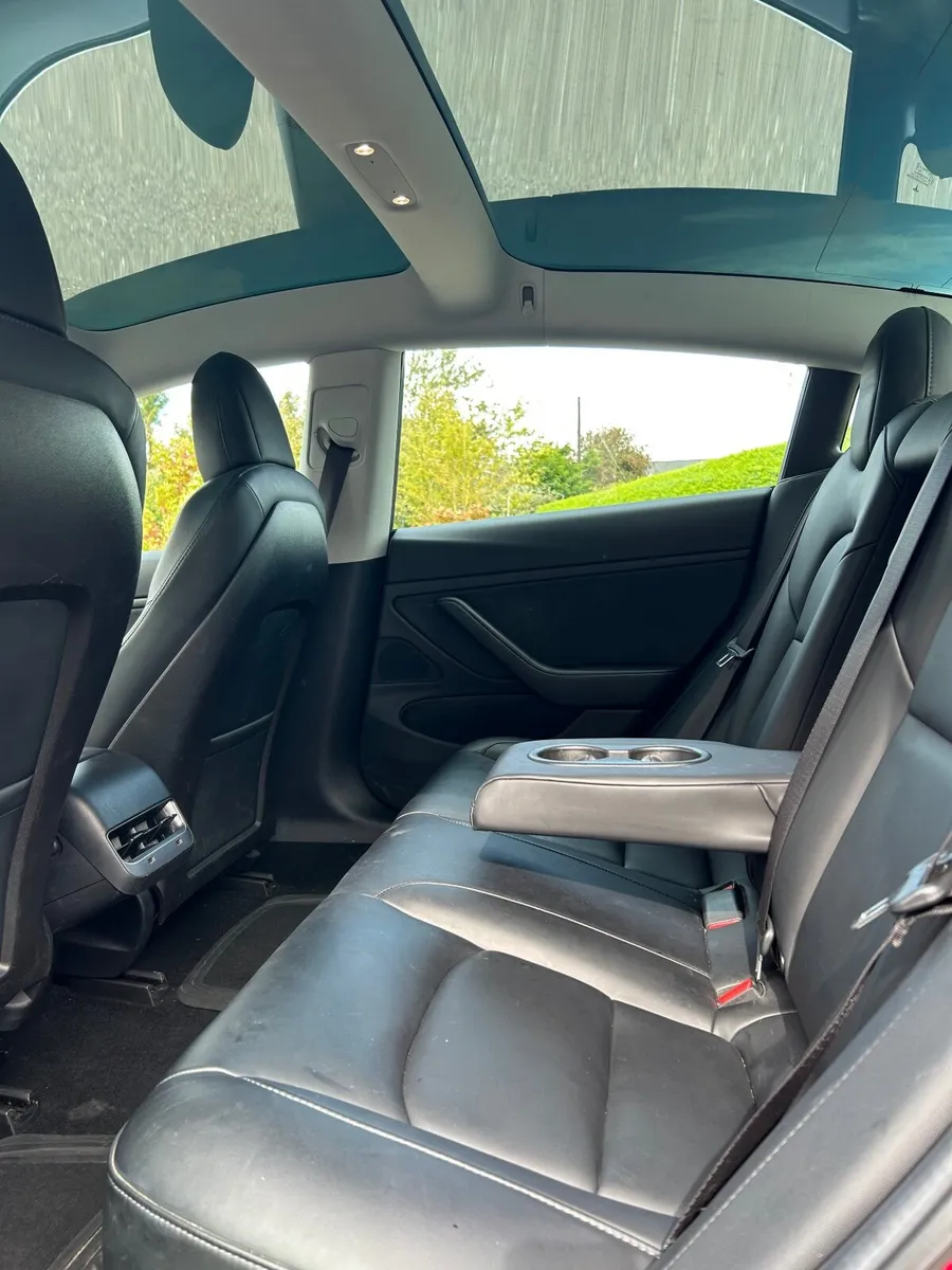 Tesla Model 3 2019 - Image 3