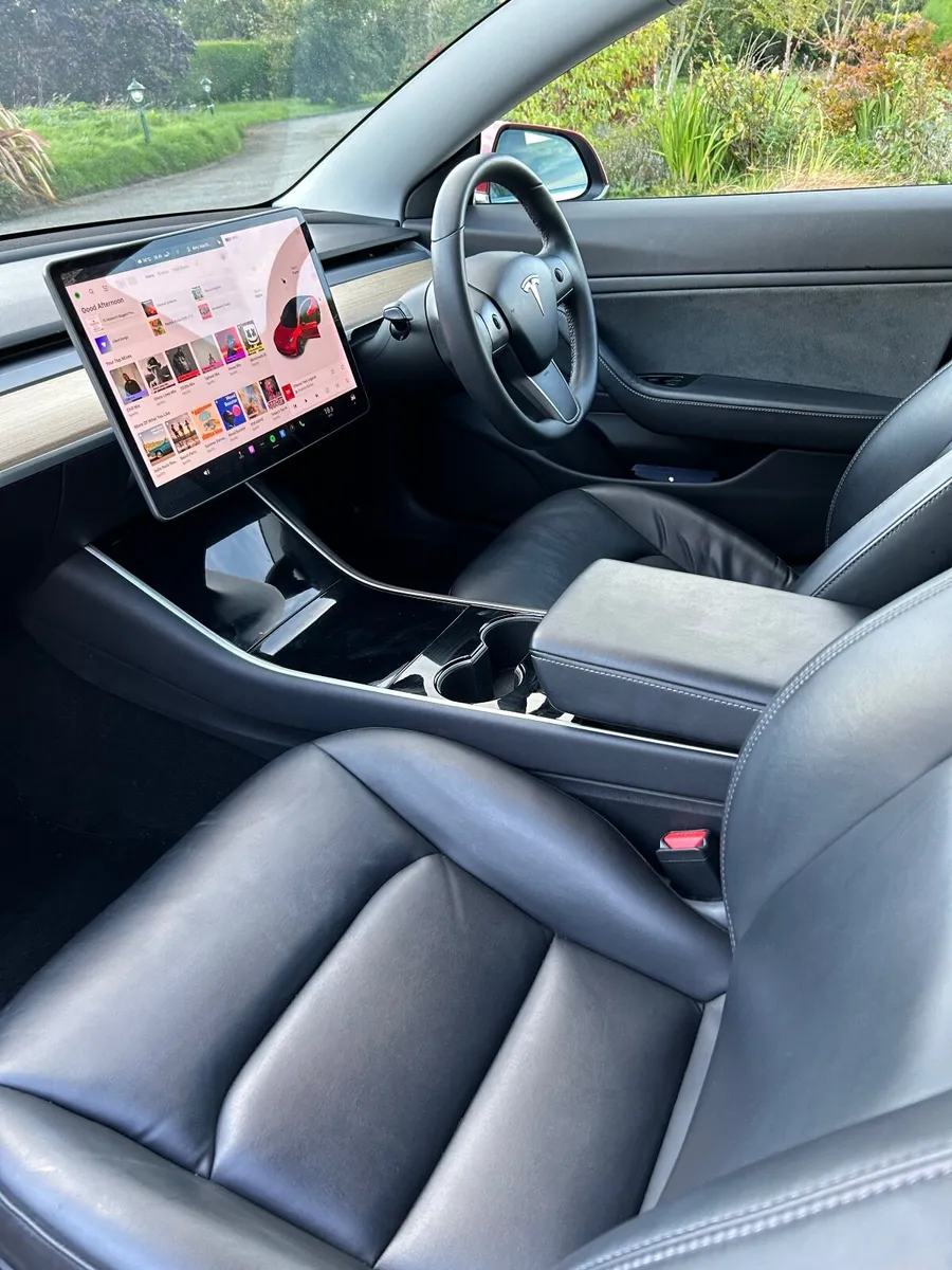 Tesla Model 3 2019 - Image 4