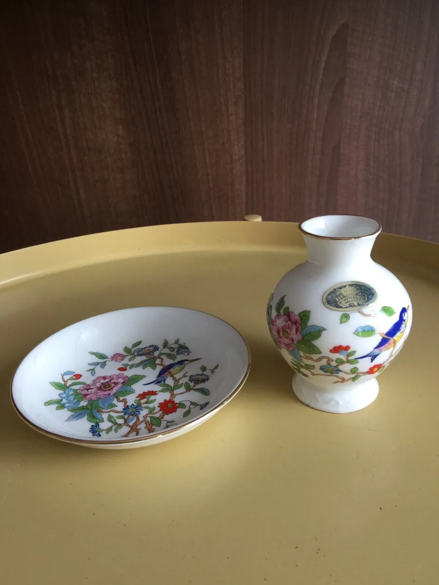 Selection of Ainsley. Pembroke design. - Image 2