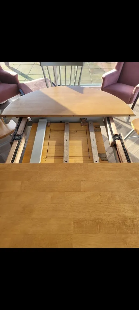 Kitchen table and chairs - Image 3